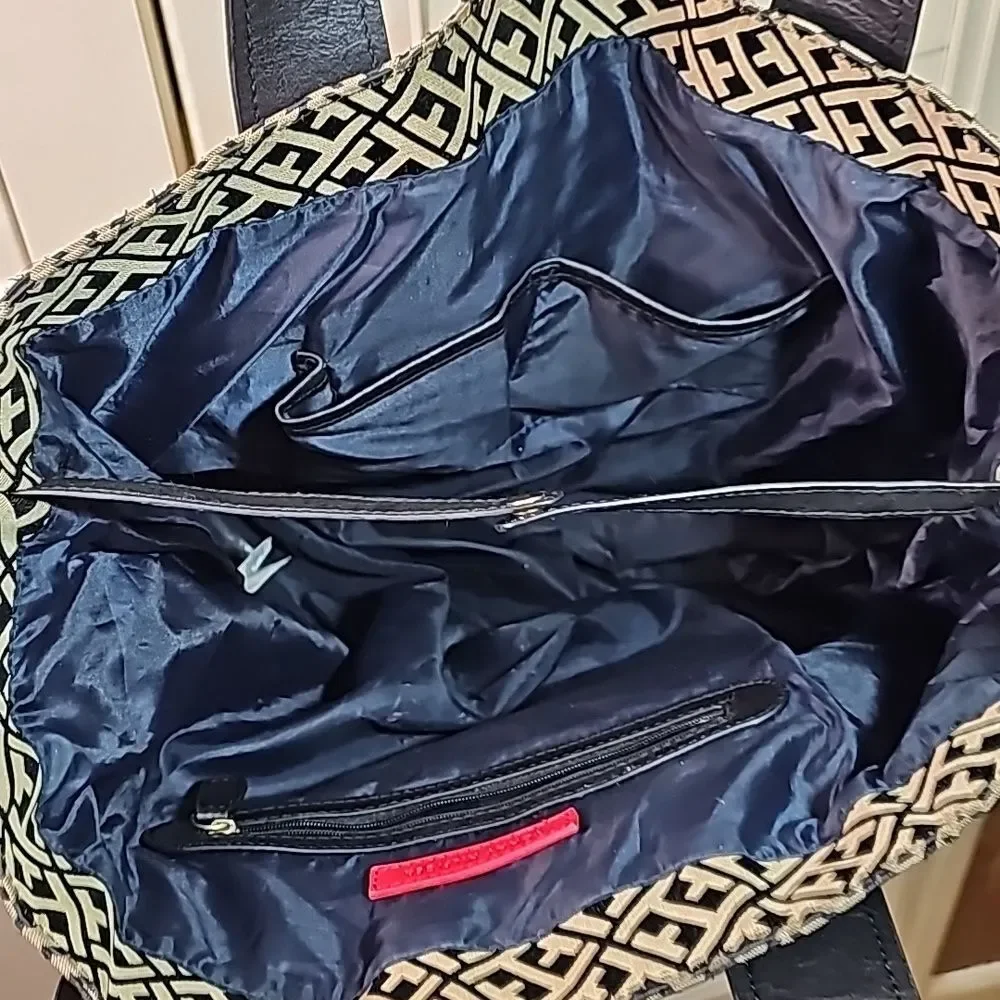 Tote Bag by Tommy Hilfiger Signature Print Black Beige with Goldtone Hardware
